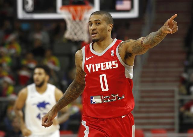 越了对手 越了对手